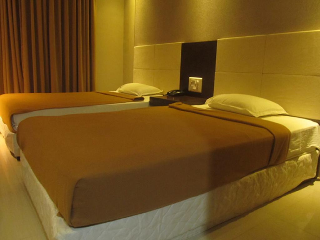 Hotel Blue Lagoon Daman Room photo